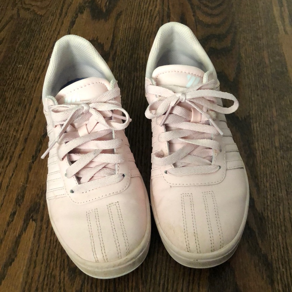 Women’s sneakers